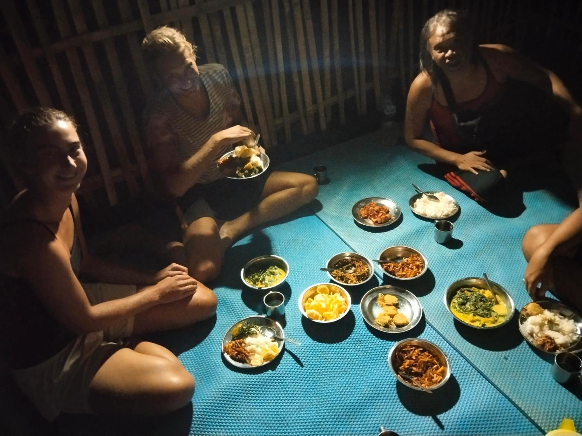 Jhony'S Backpacker-Guest House Only Stay Here Book Treking With Us Bukit Lawang Dış mekan fotoğraf