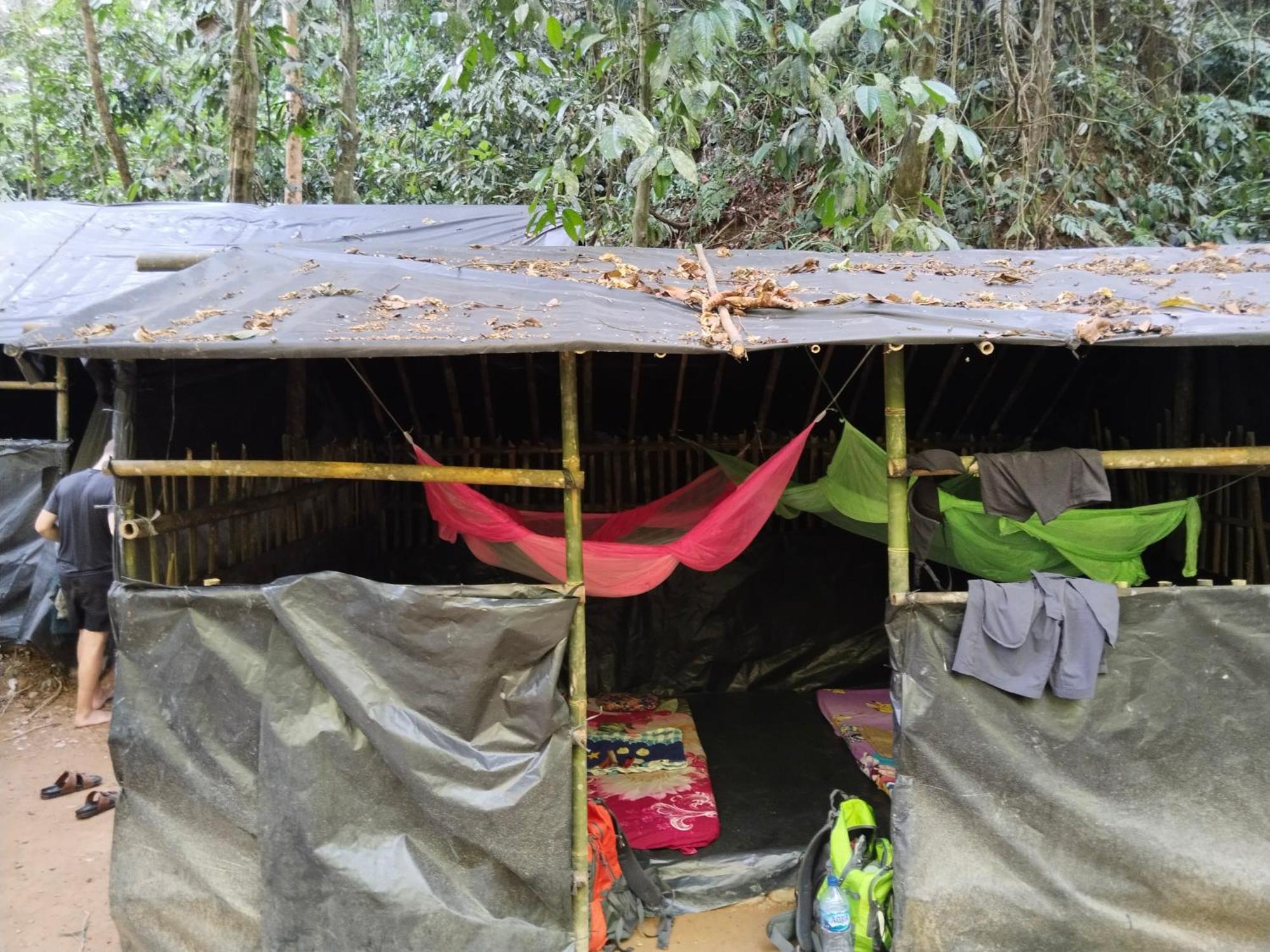 Jhony'S Backpacker-Guest House Only Stay Here Book Treking With Us Bukit Lawang Dış mekan fotoğraf