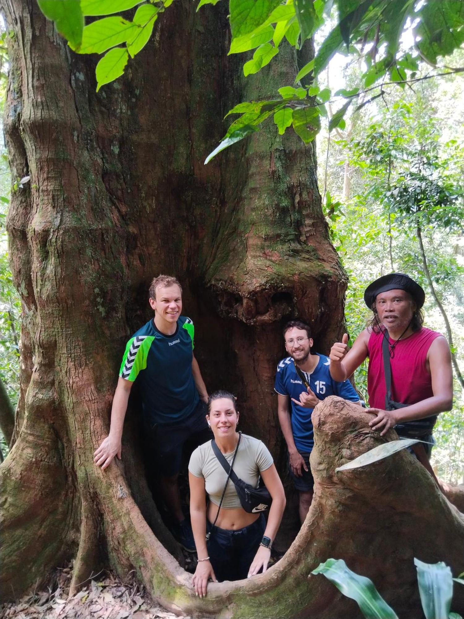 Jhony'S Backpacker-Guest House Only Stay Here Book Treking With Us Bukit Lawang Dış mekan fotoğraf