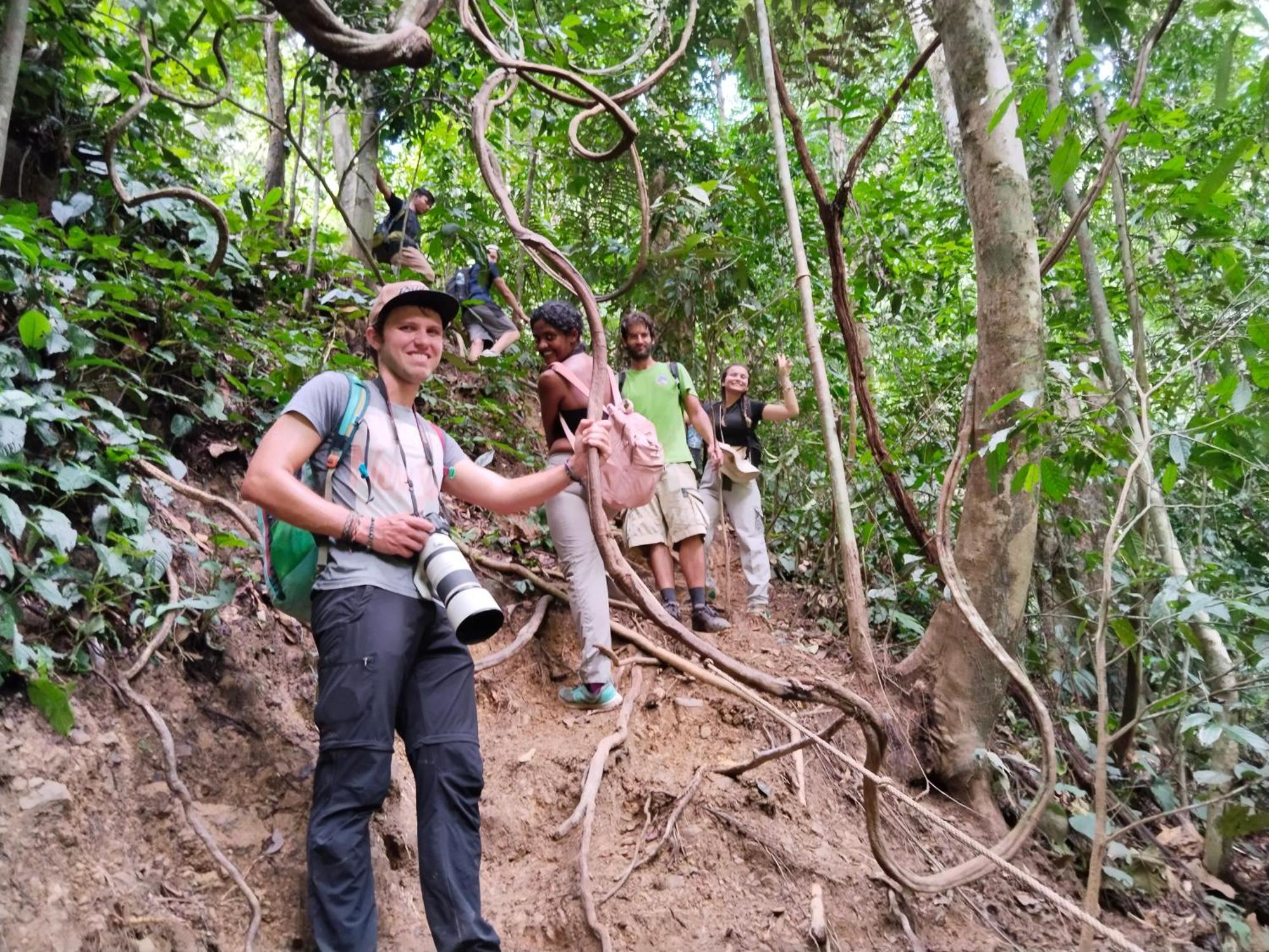 Jhony'S Backpacker-Guest House Only Stay Here Book Treking With Us Bukit Lawang Dış mekan fotoğraf