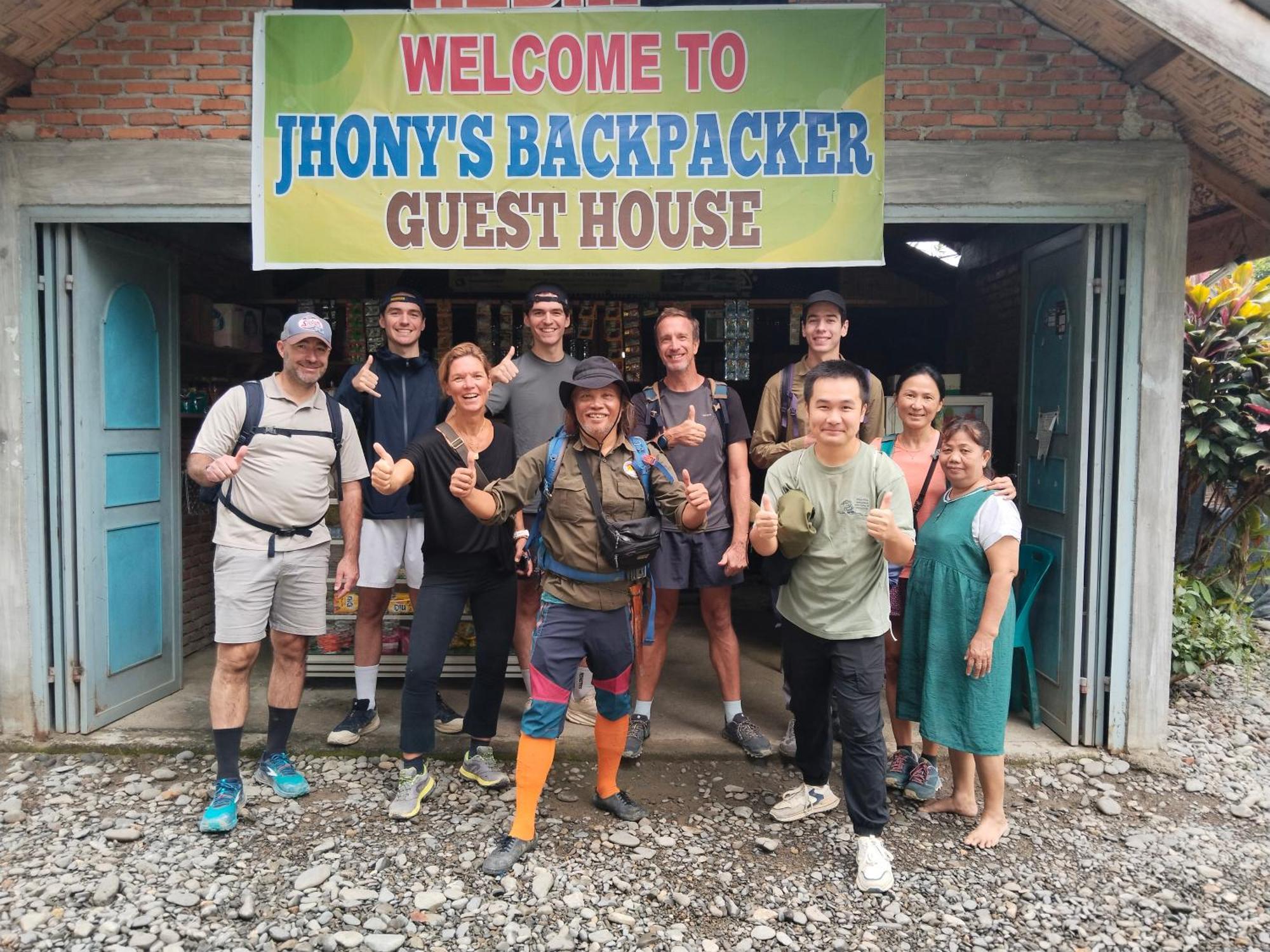 Jhony'S Backpacker-Guest House Only Stay Here Book Treking With Us Bukit Lawang Dış mekan fotoğraf