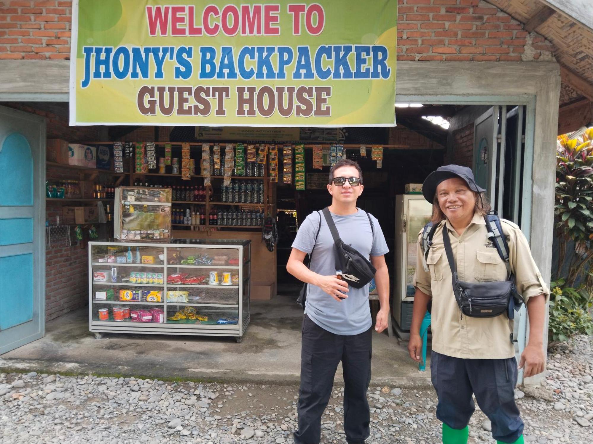 Jhony'S Backpacker-Guest House Only Stay Here Book Treking With Us Bukit Lawang Dış mekan fotoğraf