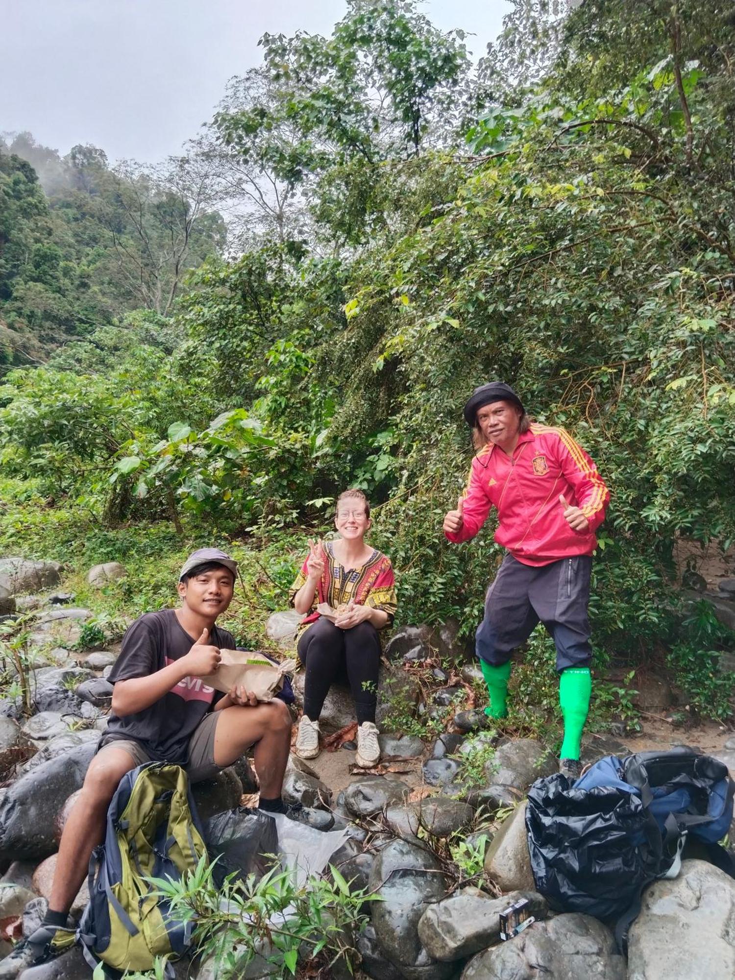 Jhony'S Backpacker-Guest House Only Stay Here Book Treking With Us Bukit Lawang Dış mekan fotoğraf