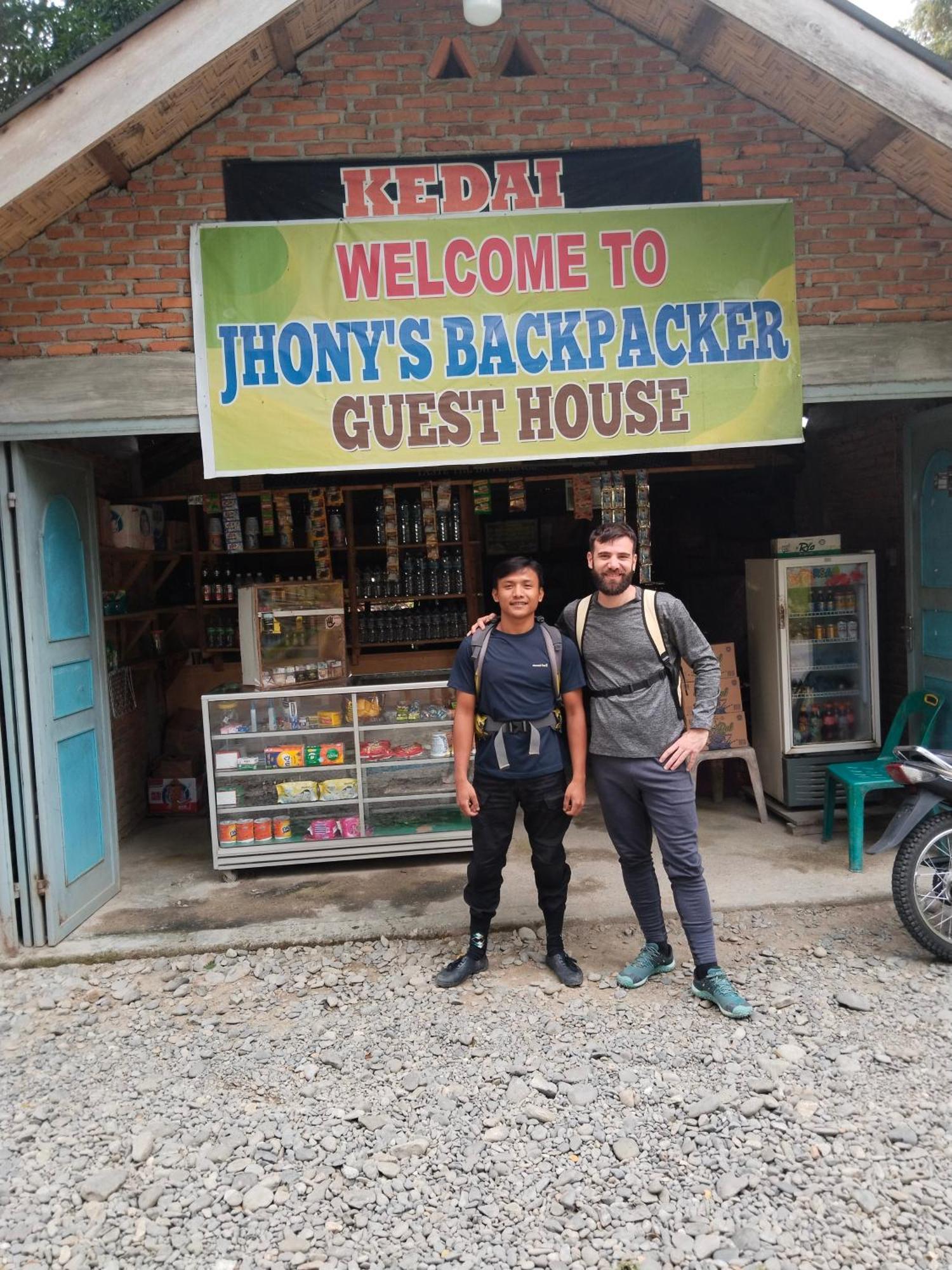 Jhony'S Backpacker-Guest House Only Stay Here Book Treking With Us Bukit Lawang Dış mekan fotoğraf