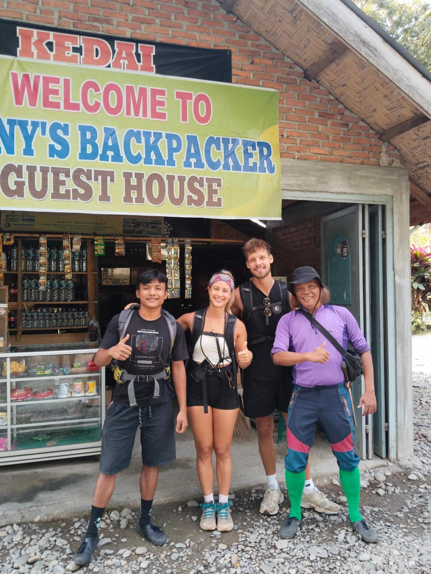 Jhony'S Backpacker-Guest House Only Stay Here Book Treking With Us Bukit Lawang Dış mekan fotoğraf