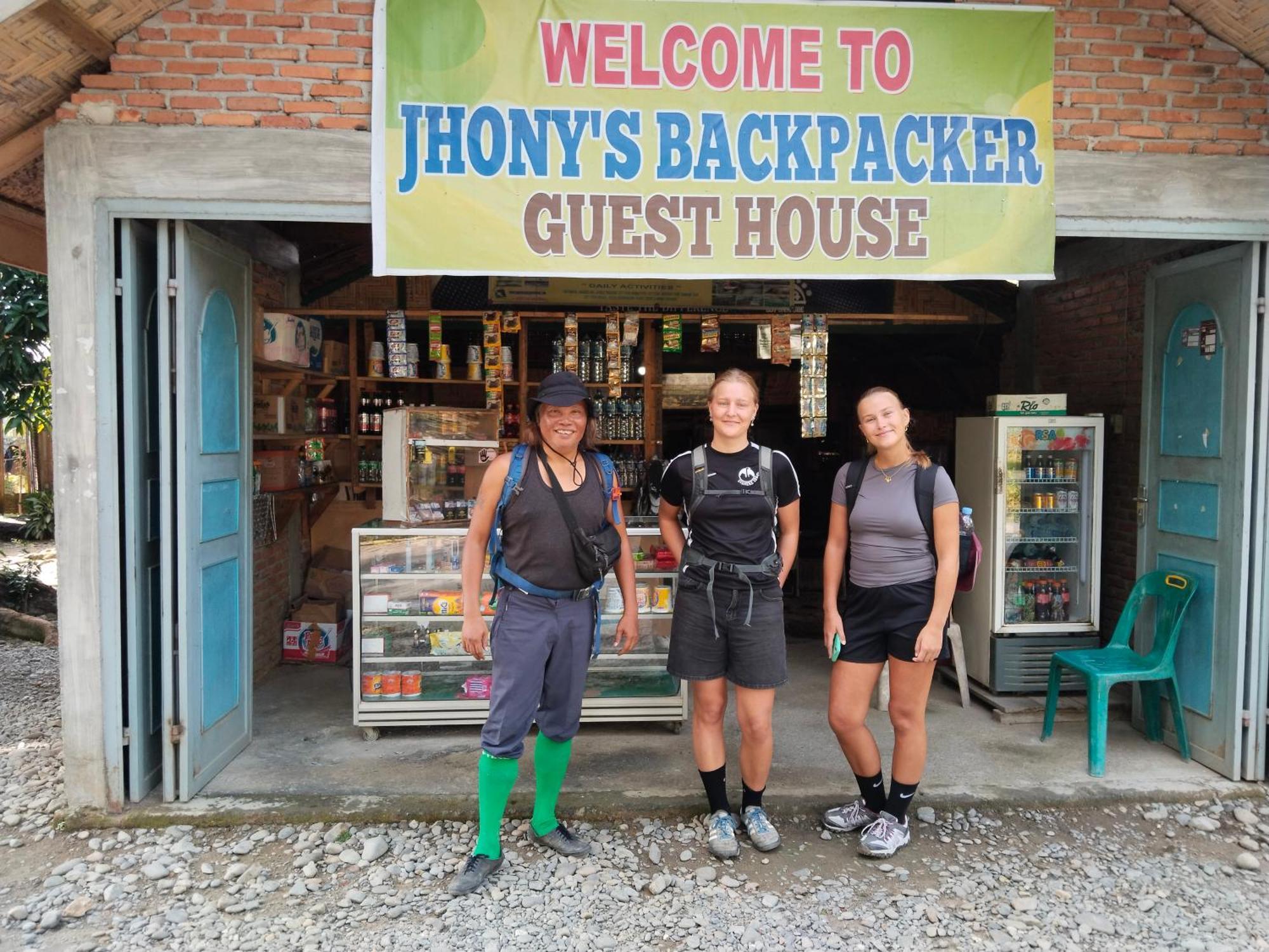 Jhony'S Backpacker-Guest House Only Stay Here Book Treking With Us Bukit Lawang Dış mekan fotoğraf