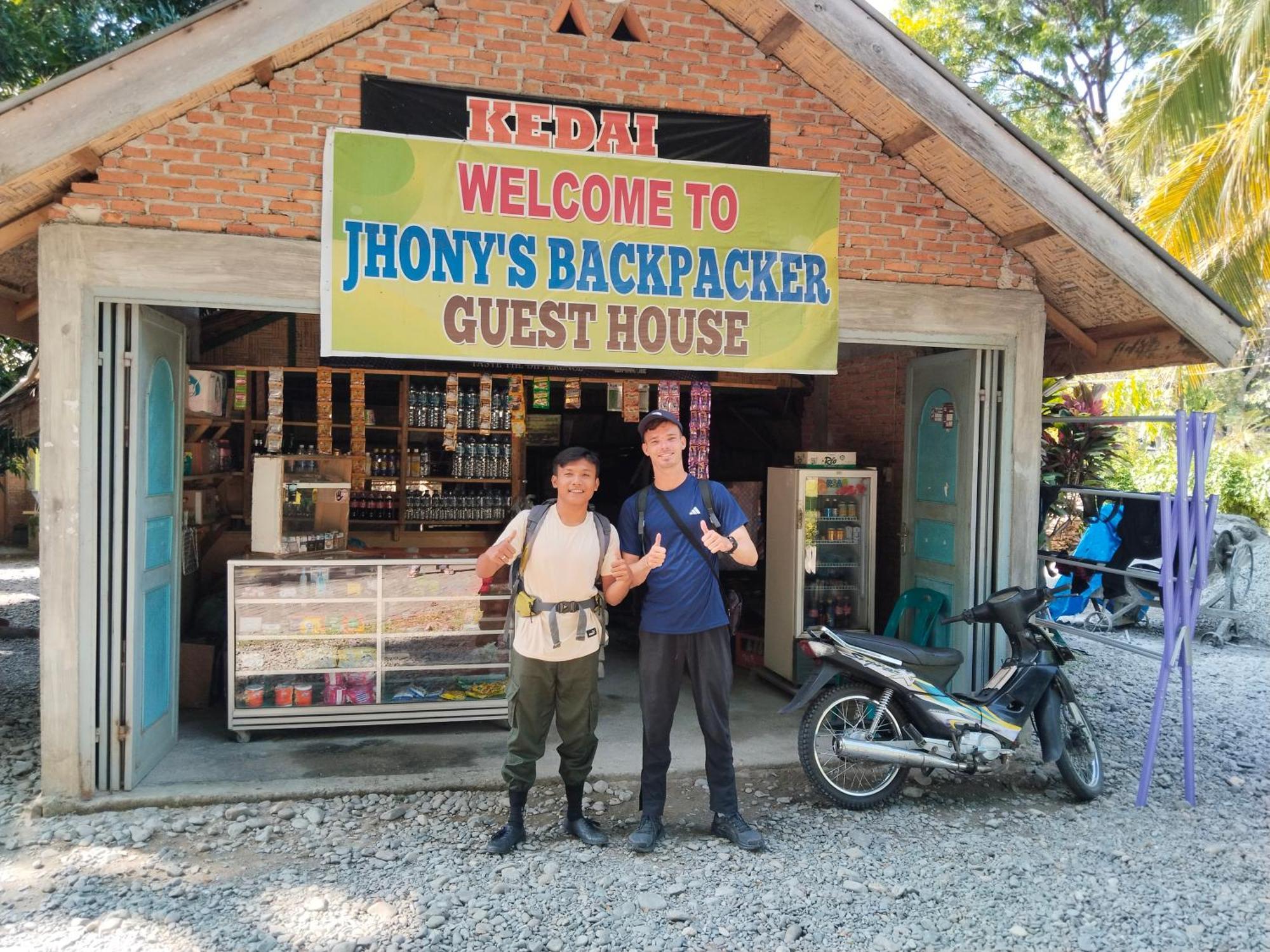 Jhony'S Backpacker-Guest House Only Stay Here Book Treking With Us Bukit Lawang Dış mekan fotoğraf