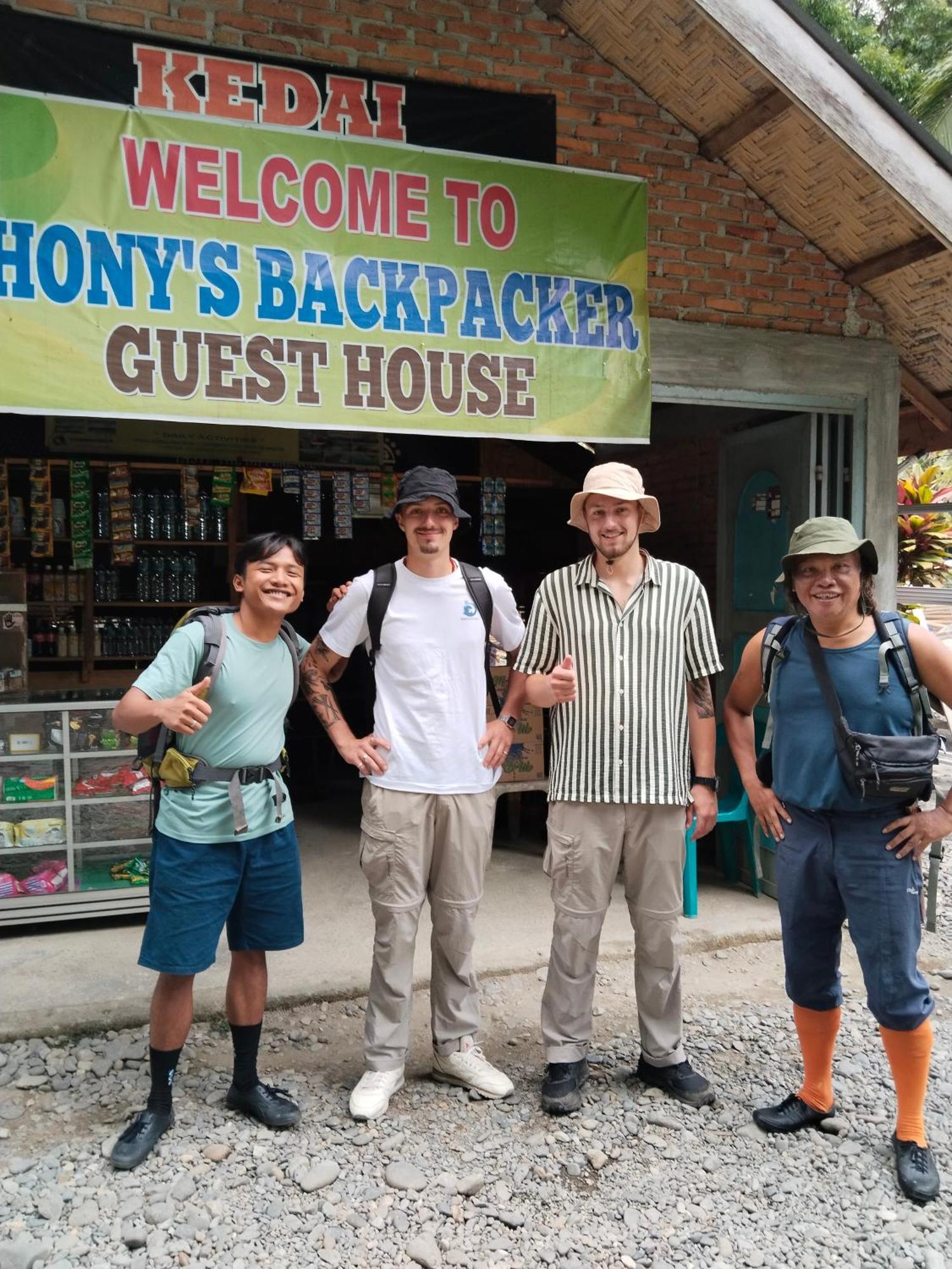Jhony'S Backpacker-Guest House Only Stay Here Book Treking With Us Bukit Lawang Dış mekan fotoğraf