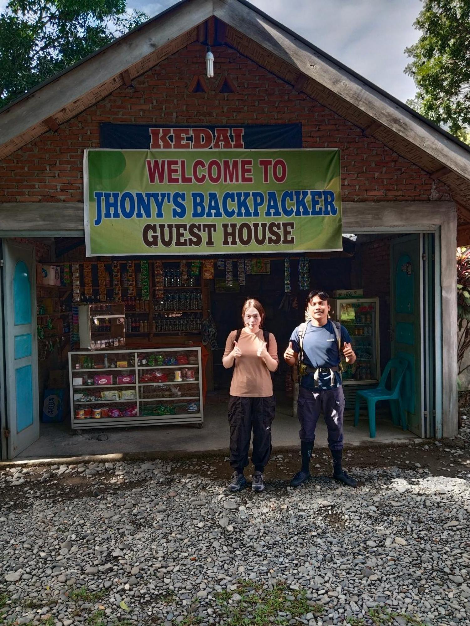 Jhony'S Backpacker-Guest House Only Stay Here Book Treking With Us Bukit Lawang Dış mekan fotoğraf